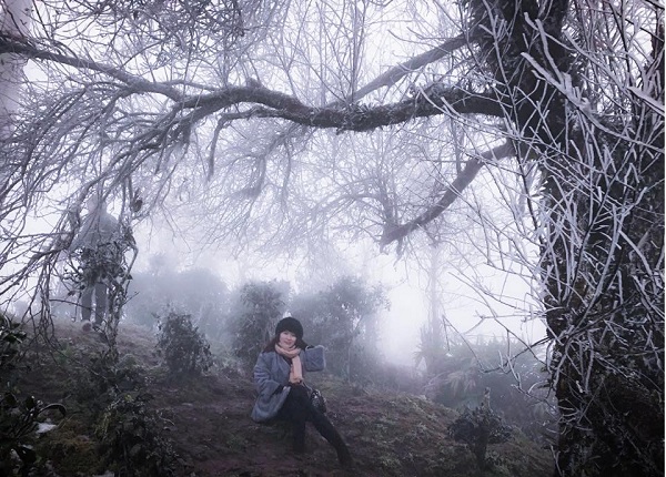 Thiếu nữ huyền ảo trong băng tuyết đỉnh Tà Xùa